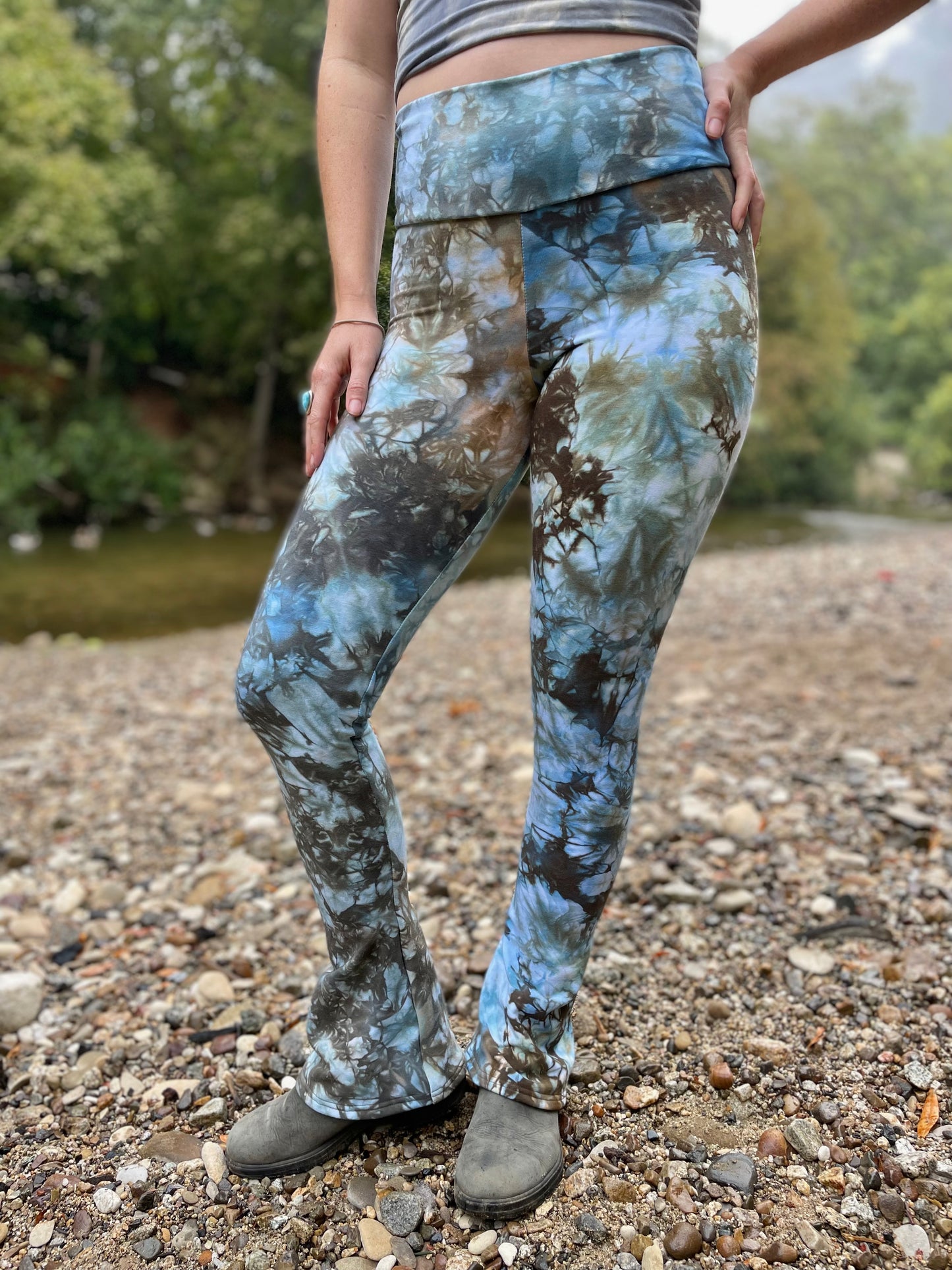 Essential Bootcut Leggings - MTO